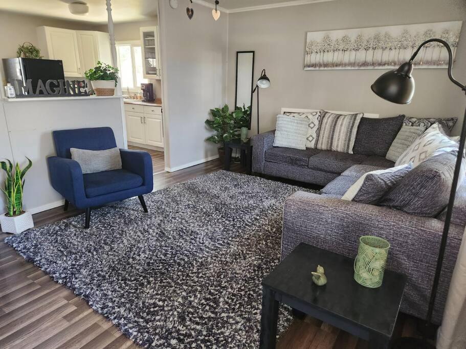 Cheerful 3 Bedroom House. Great Location Colorado Springs Exterior photo